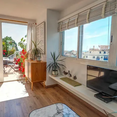 Secret Garden By Hello Homes *